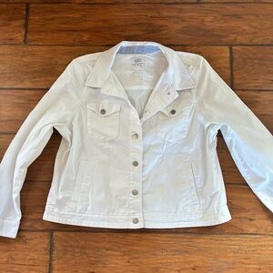 Classic but Modern Crisp White Croft and Barrow Denim Jacket XL Coastal Casual